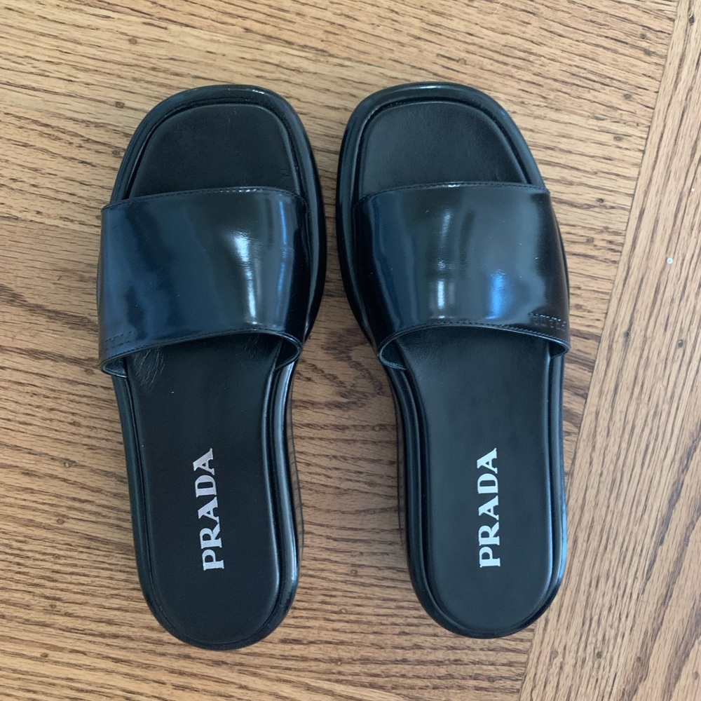 Prada leather platform sandals - 99% new